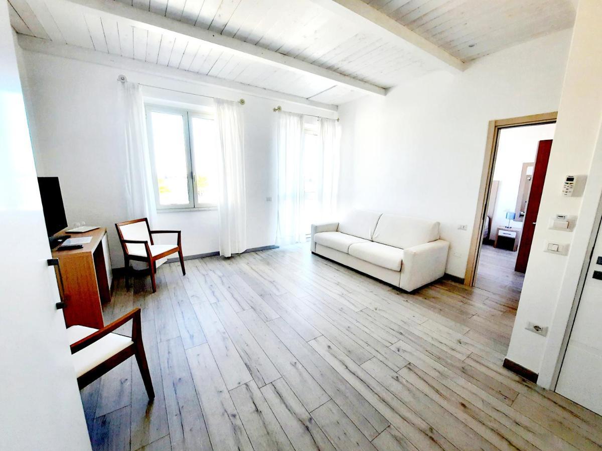 La Promenade Rooms & Suites أولبيا المظهر الخارجي الصورة