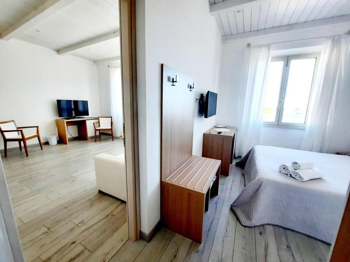 La Promenade Rooms & Suites أولبيا المظهر الخارجي الصورة
